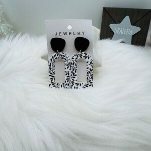 Cruella leaf Acrylic Dangle Earrings